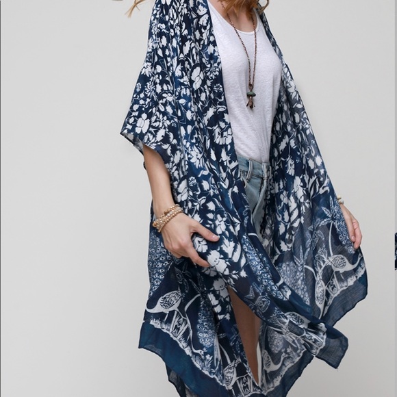 BOHO PEACOCK FLORAL KIMONO NAVY AND WHITE COVERUP - Picture 2 of 5
